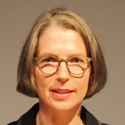 Julia Enxing